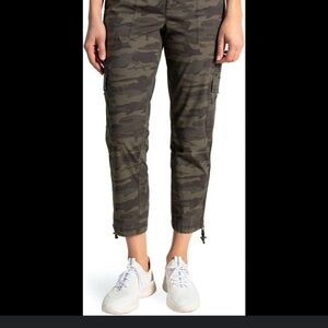 Social Standards by Sanctuary Camouflage Cargo Pants size large